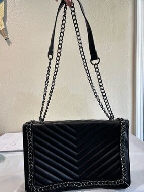 Quilted Chevron Black Shoulder Bag with Chain Strap